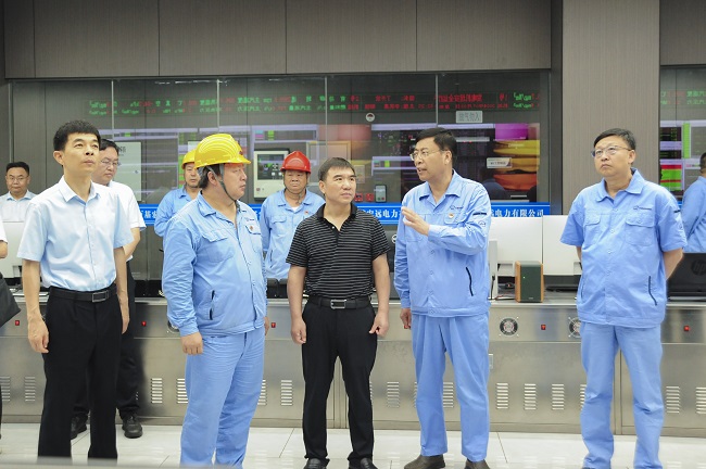 洛陽(yáng)市委常委、常務(wù)副市長(cháng)張玉杰一行到萬(wàn)基控股集團調研